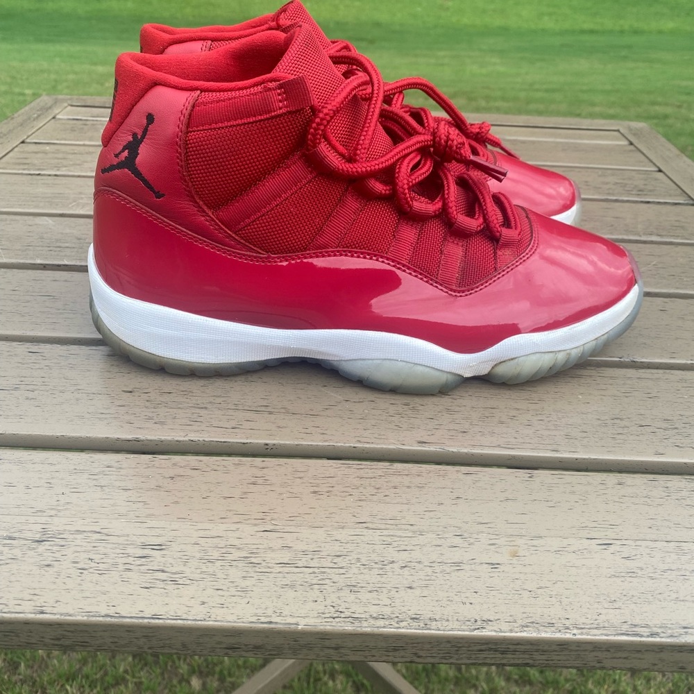 Jordan Retro 11s Win like 96